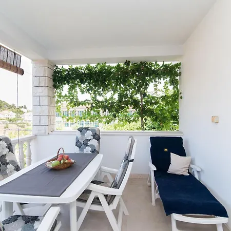 Apartman Damir Postira