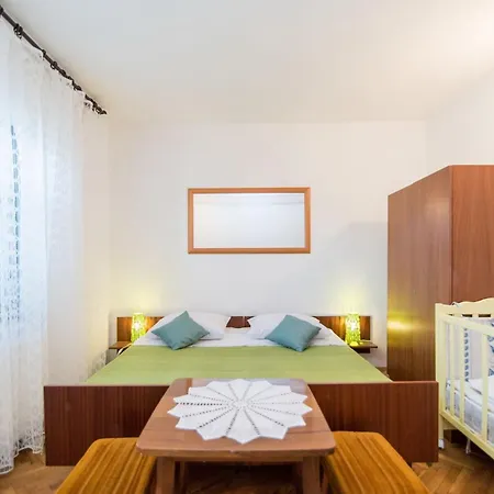 Damir Apartmán Postira